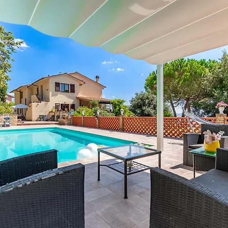 Pool, 5 Mins To Center, 4 Sleeps Apartamento Volterra
